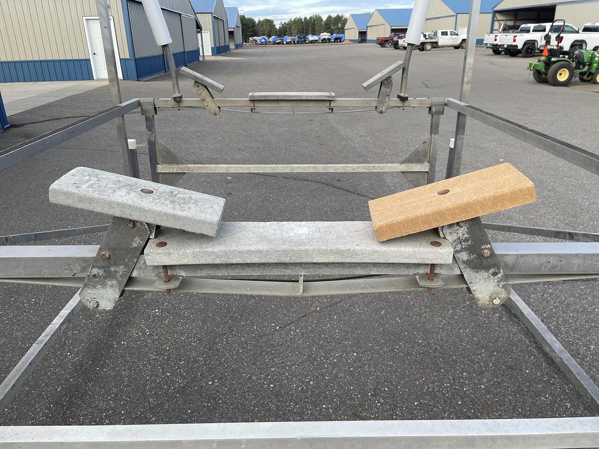 Used Hewitt 2400 lb Capacity