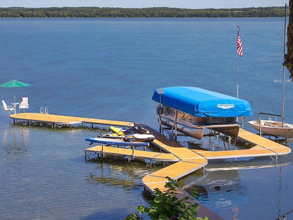 ShoreMaster Curve Dock Base
