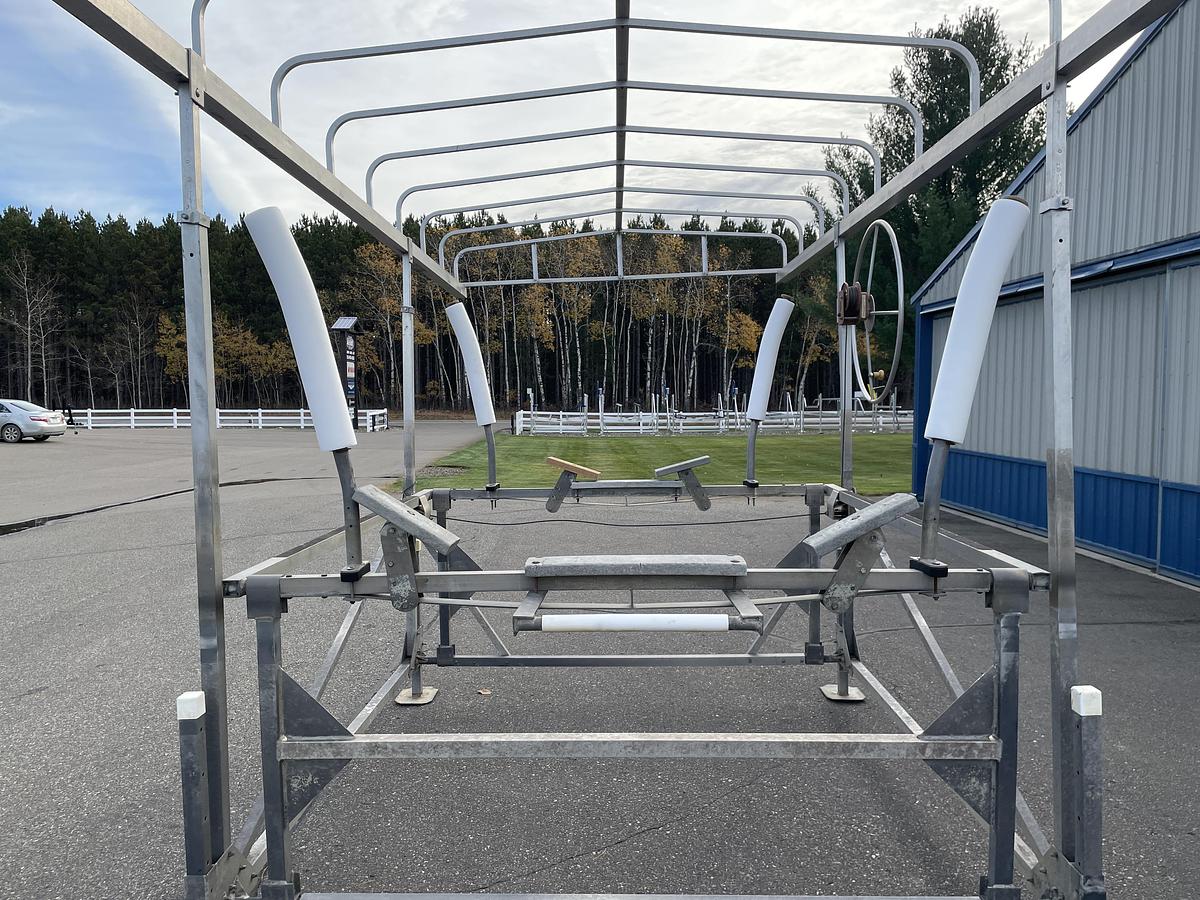 Used Hewitt 2400 lb Capacity