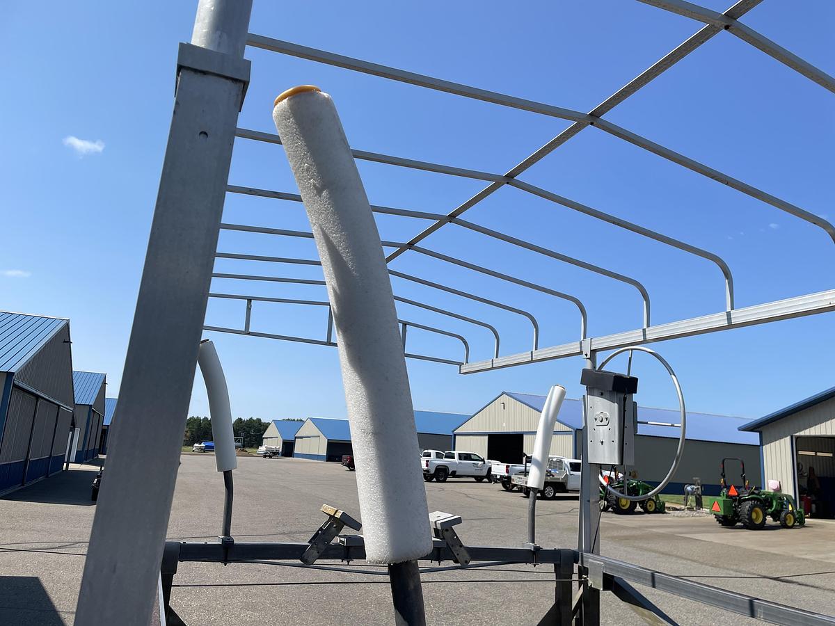Used Hewitt 3000 LB Capacity