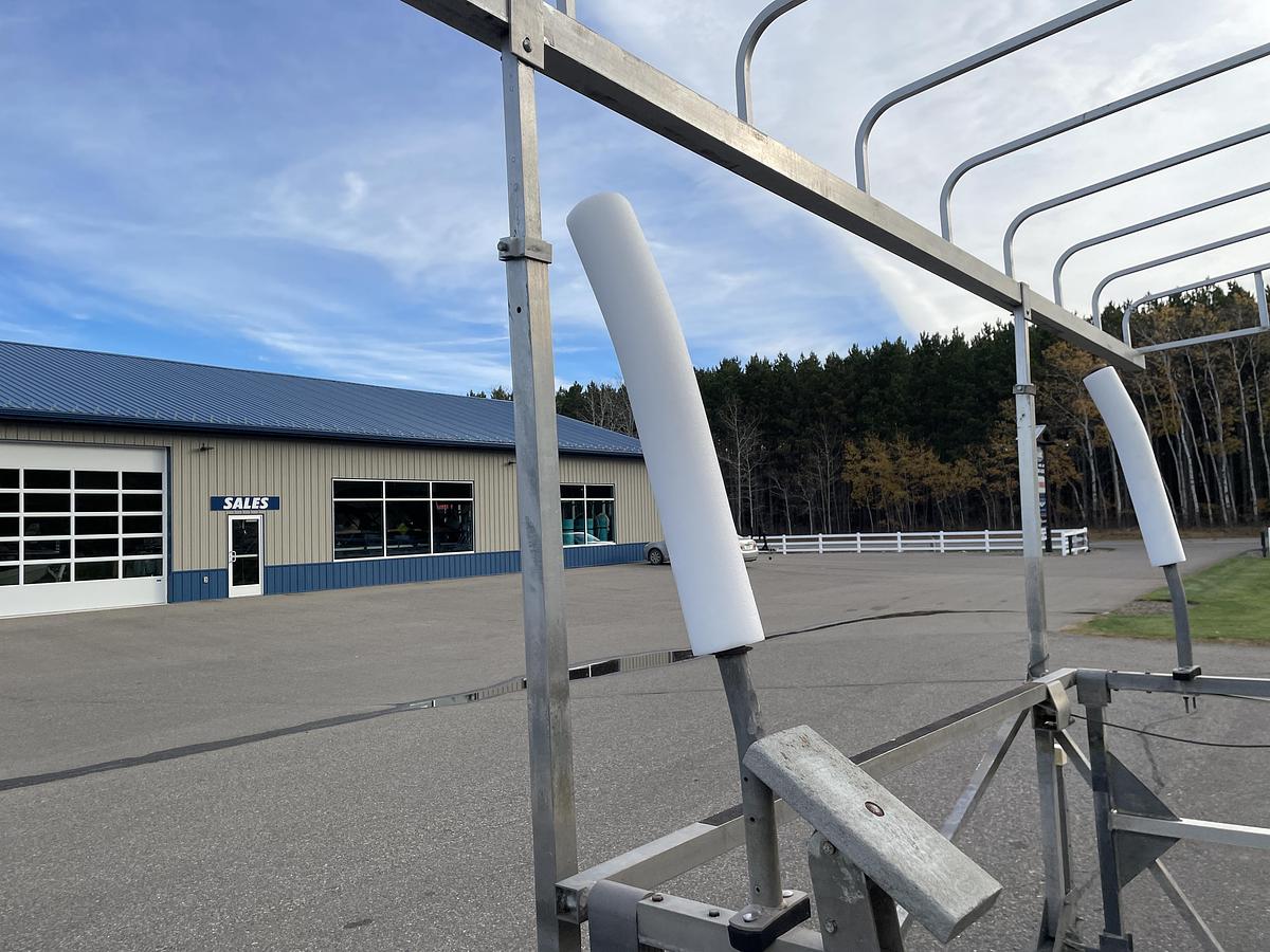 Used Hewitt 2400 lb Capacity