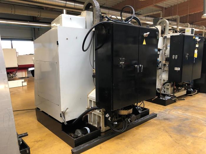 Used 1995 CNC machining center HURCO BMC 30 HT / M