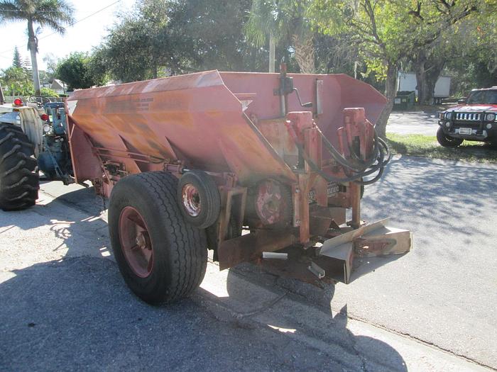 Used Conibear 5 Ton Fertilizer Spreader