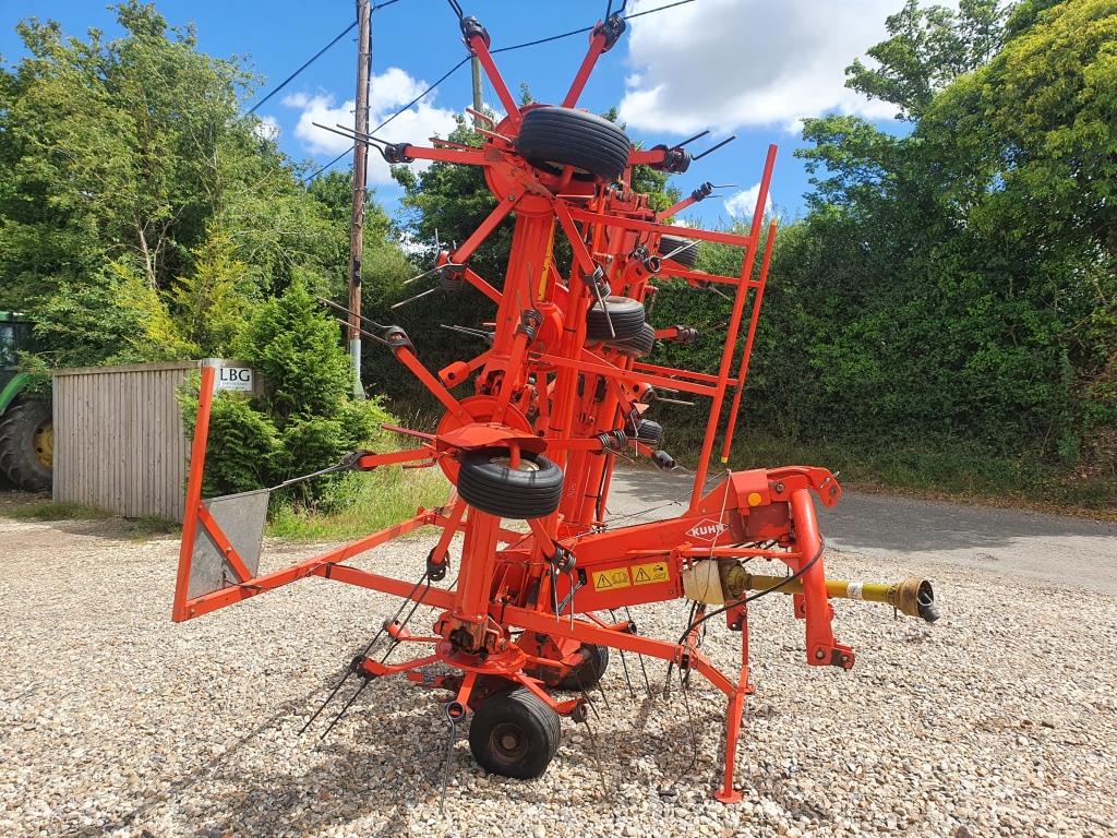 Used Kuhn GF8501MH Hay Rake