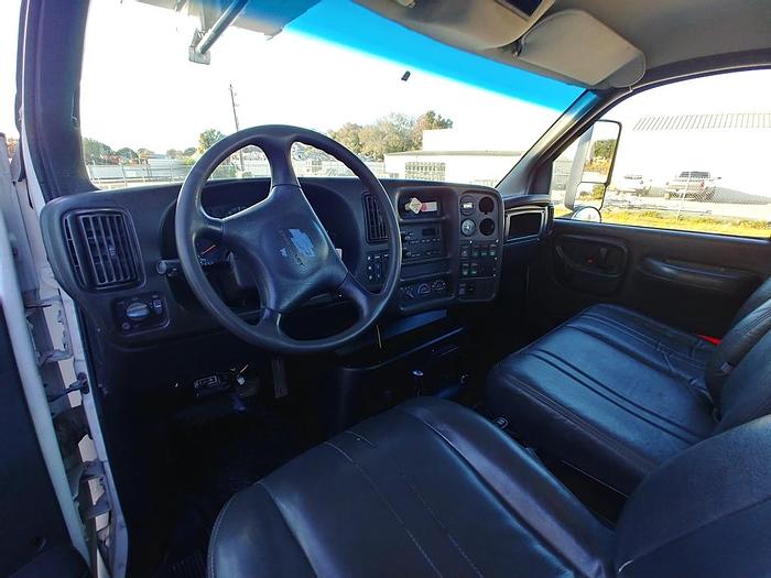 Used Altec AM855 60ft Over-center Bucket Boom on 2009 Chevrolet C8500 Utility Truck - 09489