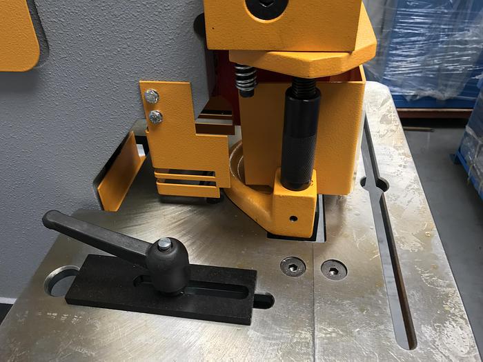 UZMA 60 ton 5 station Hydraulic steelworker