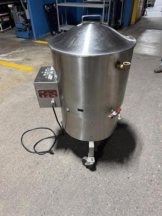 Used Savage 125lb SS Chocolate Melter