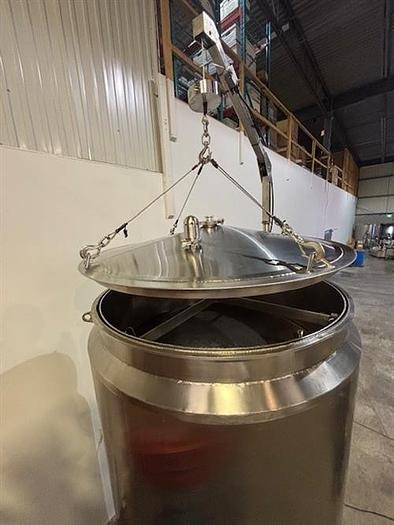 Used Equinox 3100 liter stainless steel jacketed tank