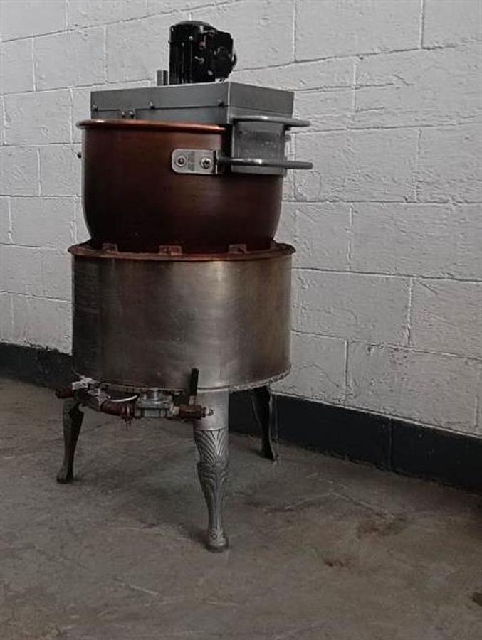 Used Savage #20 Gas Stove with Copper Kettle and Portable Agitator