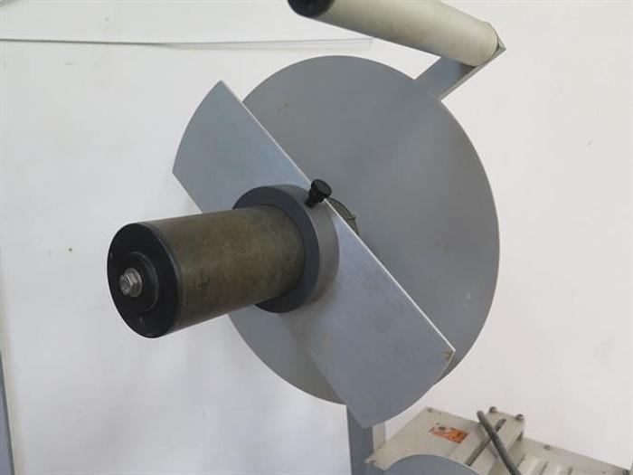 Used Universal type R310 Table Top Labeler for Round Containers