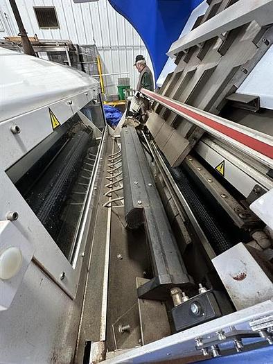 Used Satake EVO-IR-400 Infrared Color and Sorting Machine for Nuts