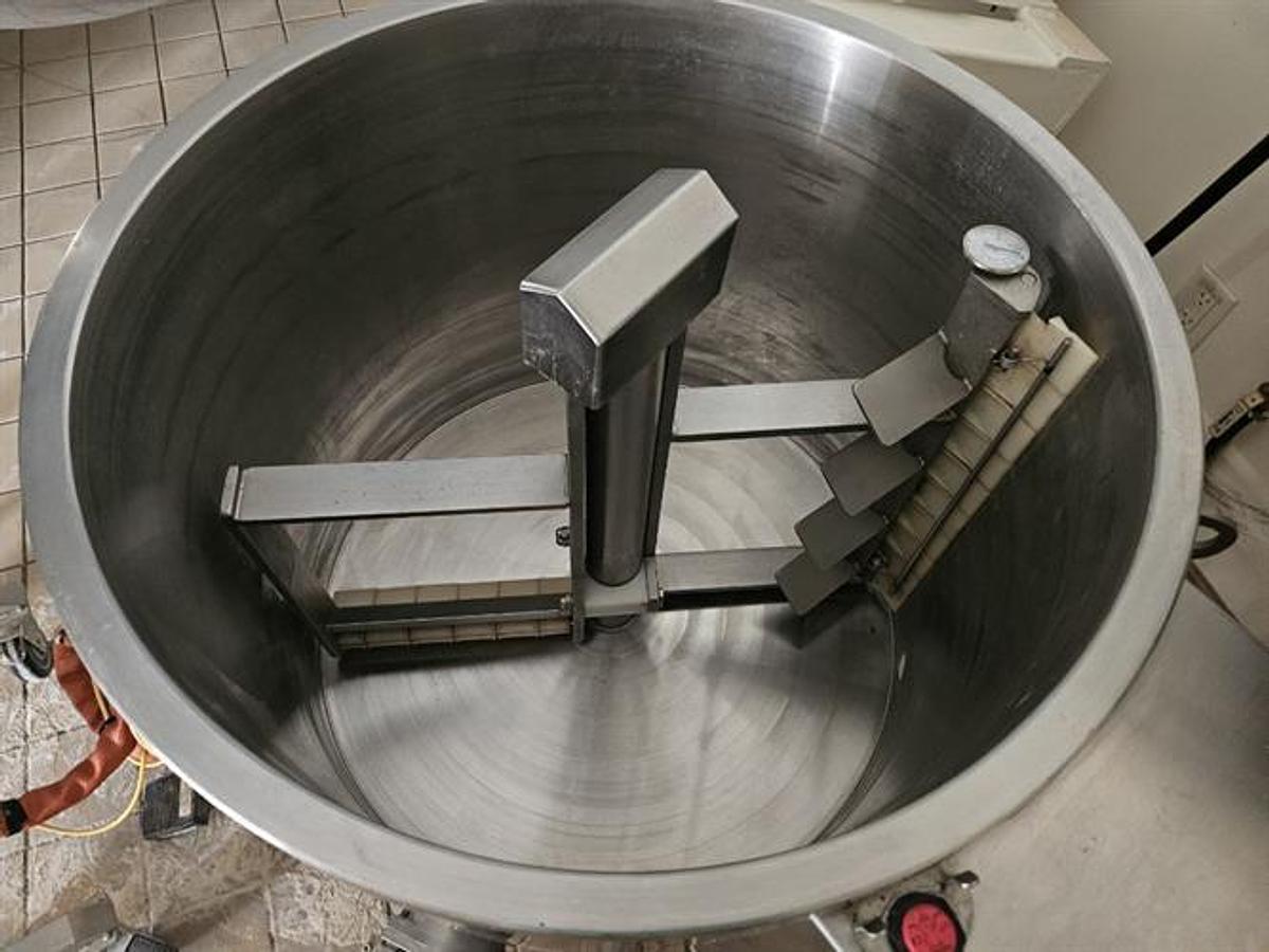 Used Savage 450-lb Stainless Steel Chocolate Tank with pump & Panner Drip Feeder