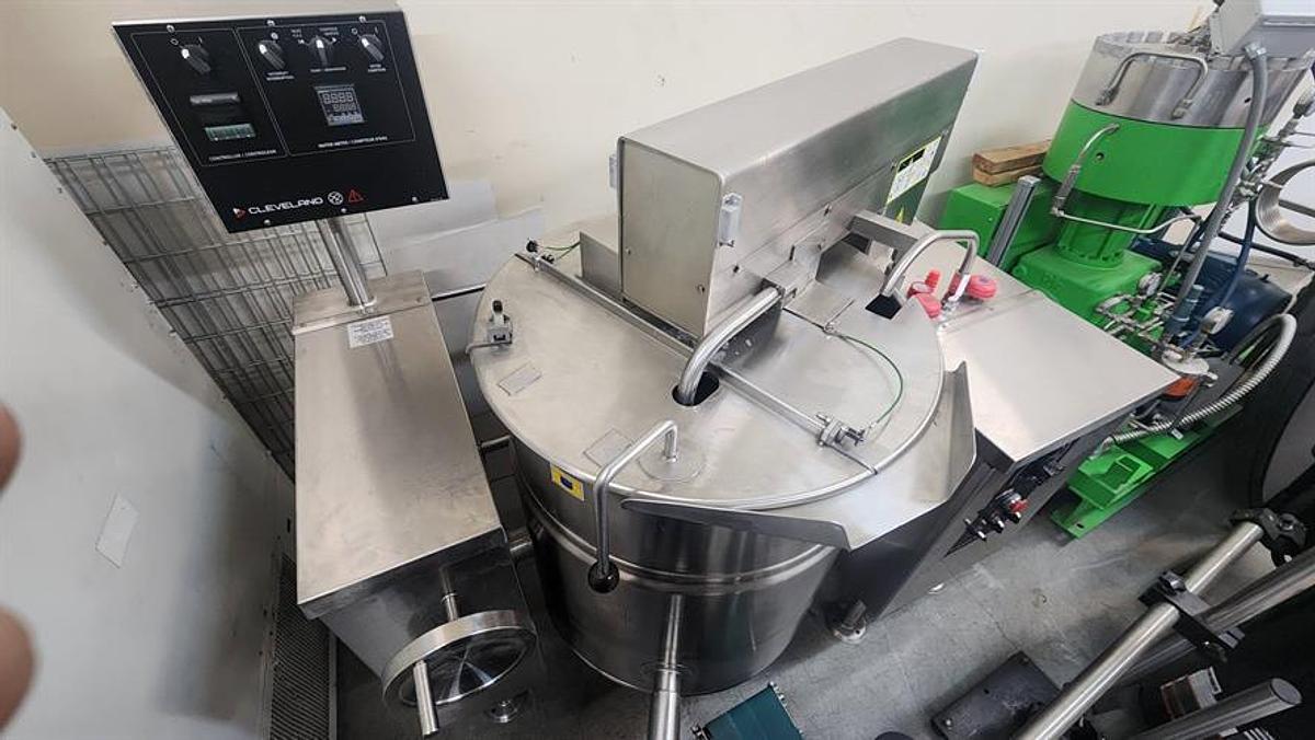 Used Cleveland 40 Gallon SS Electric Tilting Steam Kettle with Mixer