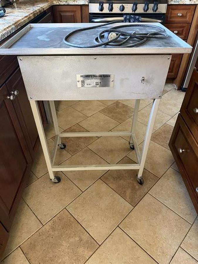 Used Hilliard Vibrating Table