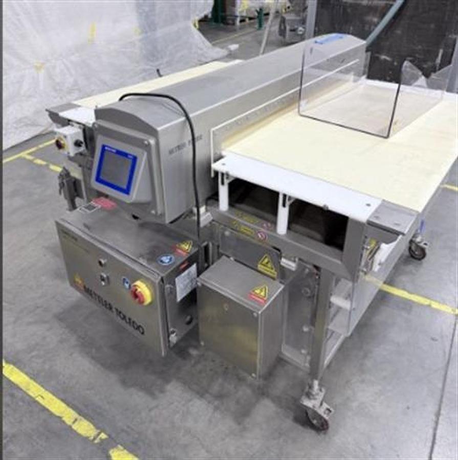 Used Metler Toledo/Safeline Stainless Steel Metal Detector with Conveyor