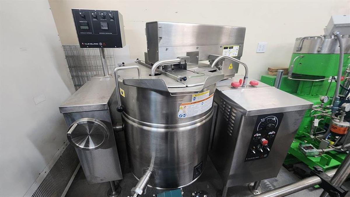 Used Cleveland 40 Gallon SS Electric Tilting Steam Kettle with Mixer