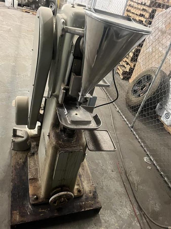Used Manesty Model F3 Single Station Tablet Press
