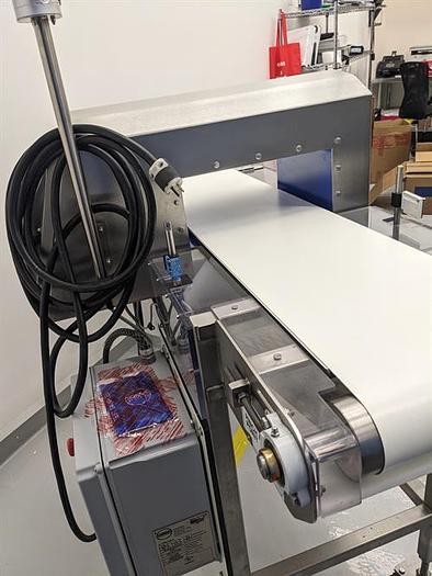 Used Loma Metal Detector 13.75" wide x 5.75" tall opening