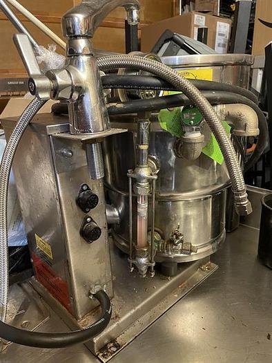 Used Groen 10 Gallon SS Electric Tilting Cooking Kettle