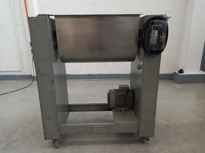 Used Montaño 4 cubic foot  ribbon blender
