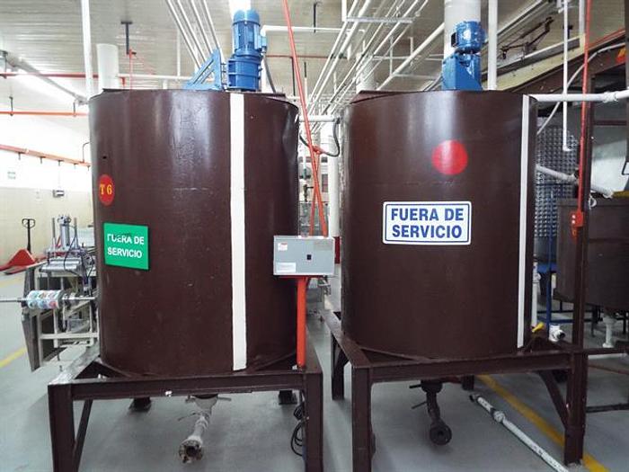 Used 2,000 Liter Carbon Steel Mixing Tank