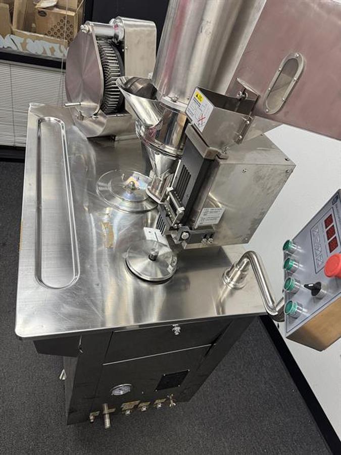 Used SNTJ-C Semi-Auto Capsule Filler