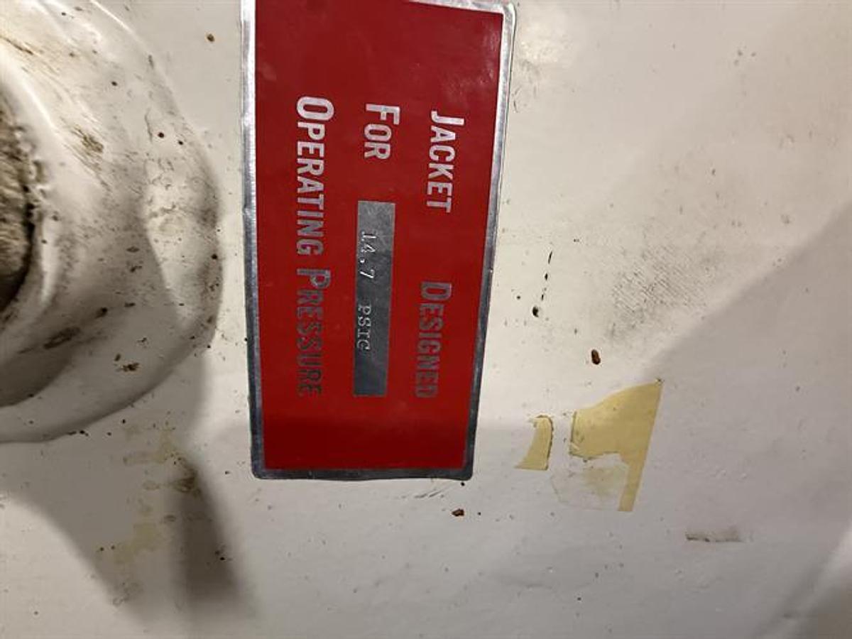 Used McCarter 14,500 lb Jacketed Vertical Agitated Chocolate Tank