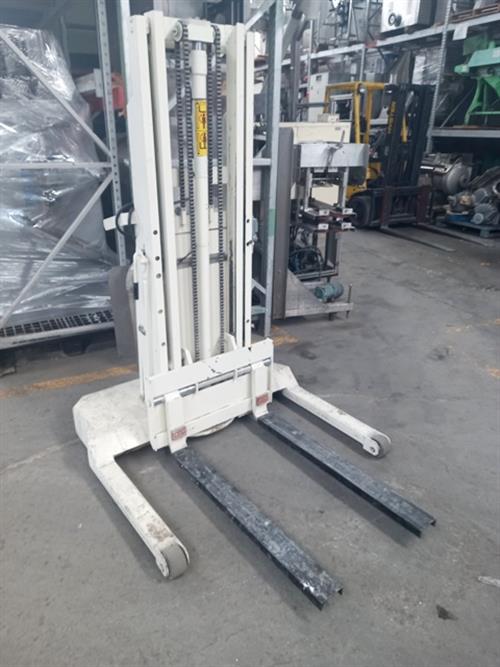 Used Merril model 72-39ADH trucks lifts