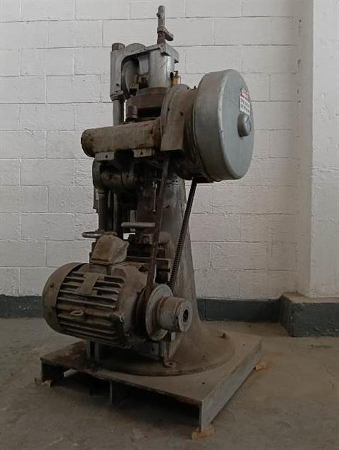 Used Manesty model D3A 16 station tablet press