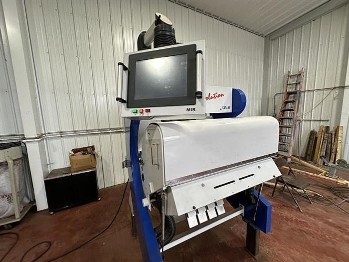 Used Satake EVO-IR-400 Infrared Color and Sorting Machine for Nuts