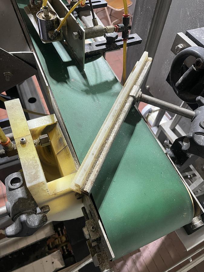 Used Fluid Packaging Solutions 6 Spindle Capper