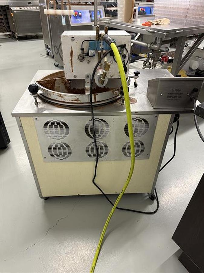 Used Hilliard 240 lb/day Melter with Peppy Pumper