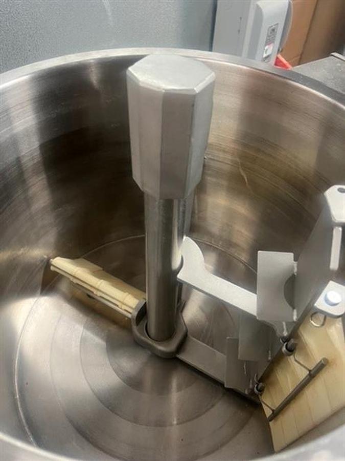 Used Savage 125 over125lb SS Tempering Melter