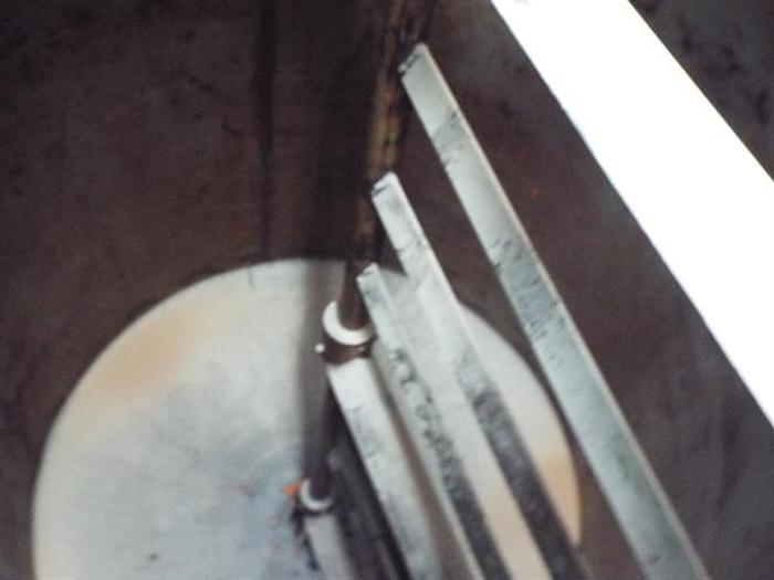 Used 2,000 Liter Carbon Steel Mixing Tank