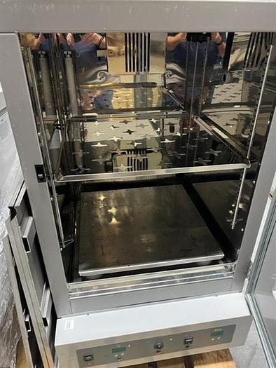 Used VWR Model 1575 Orbital Shaker Incubator