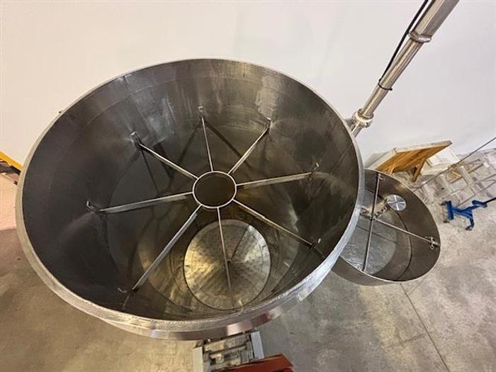 Used Equinox 3100 liter stainless steel jacketed tank