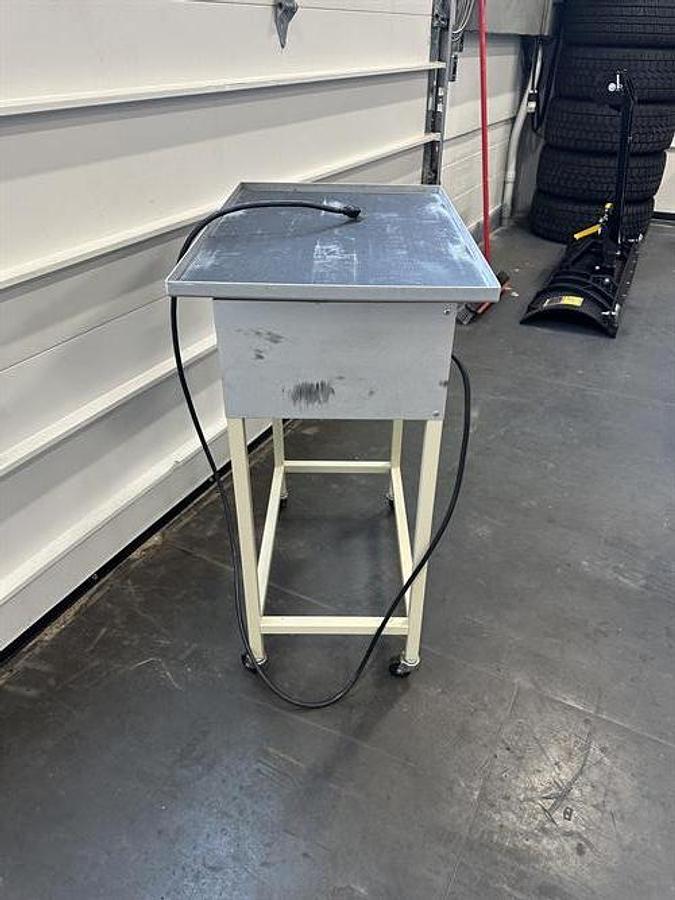 Used Hilliard Vibrating Table