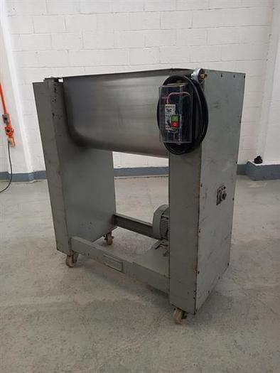 Used Montaño 4 cubic foot  ribbon blender
