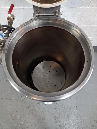 Used Stainless steel vertical Autoclave