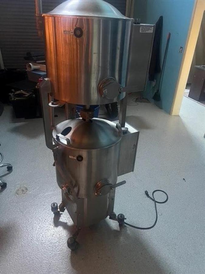 Used Savage 125 over125lb SS Tempering Melter