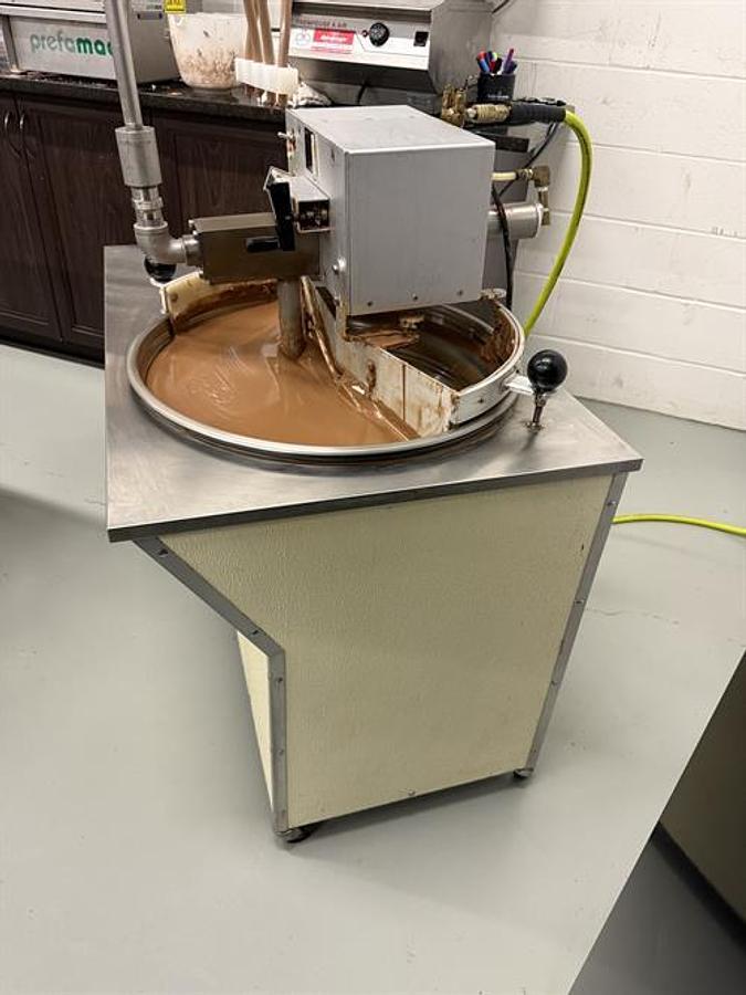 Used Hilliard 240 lb/day Melter with Peppy Pumper