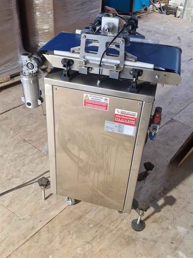 Used Pomati Model OSV Vibrating Conveyor