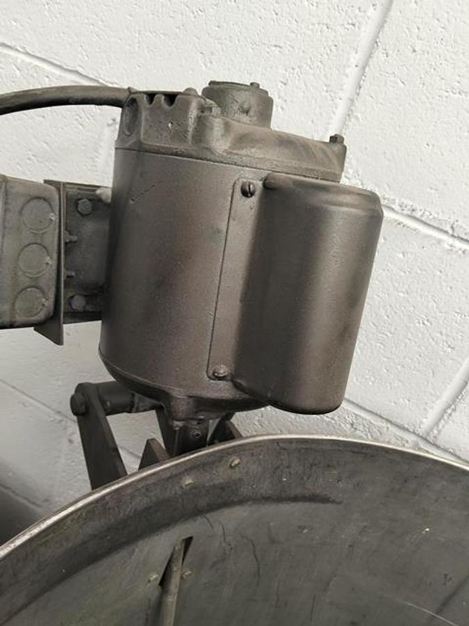 Used Tank Stainless Steel 117 gallon with Lightnin' mixer