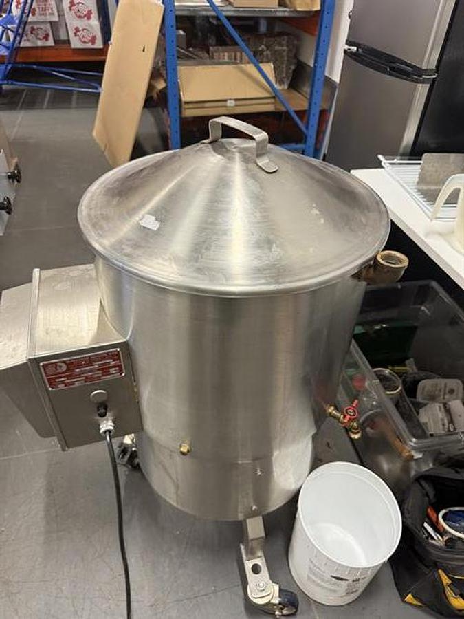 Used Savage 125-lb Stainless Steel Chocolate Melter