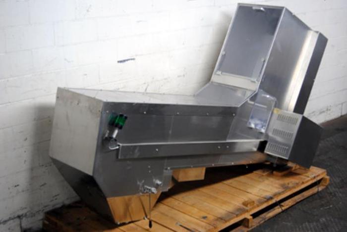 Used Ozaf model  E140 inclined conveyor
