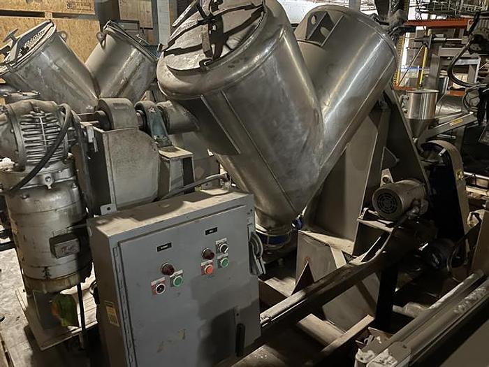 Used 10 Cu Ft SS V blender with liquid/solids bar