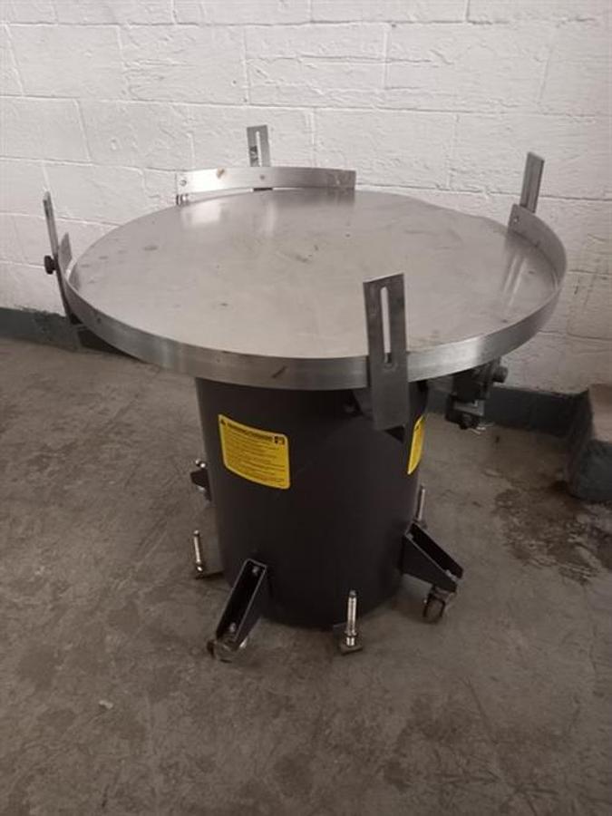 Used Kaps-All model FS-A 36" dia. accumulating table