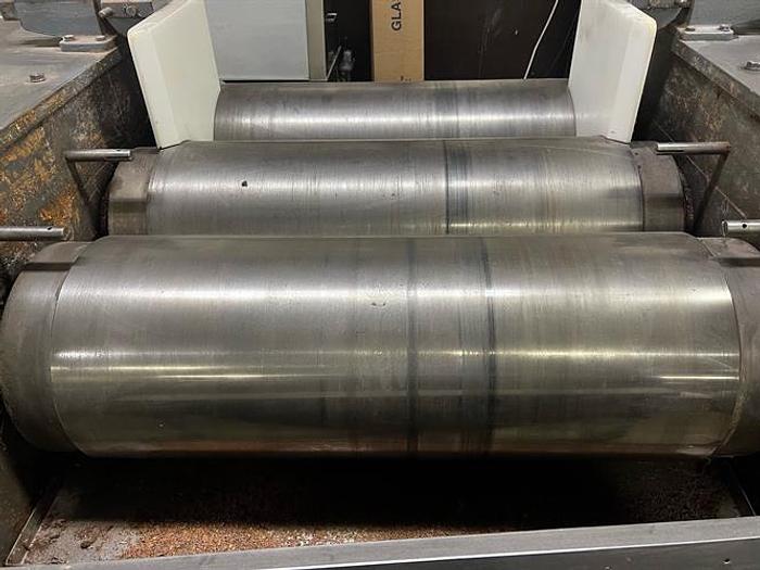 Used Kent 32" 3-Roll Refiner