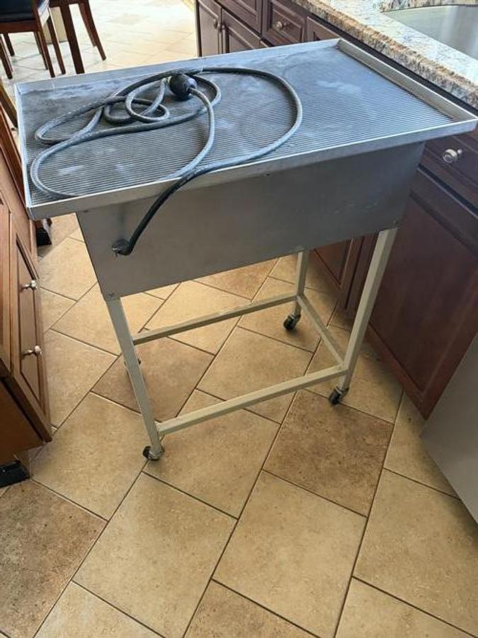 Used Hilliard Vibrating Table