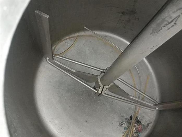 Used Newade stainless steel 104 gallon jacketed tank